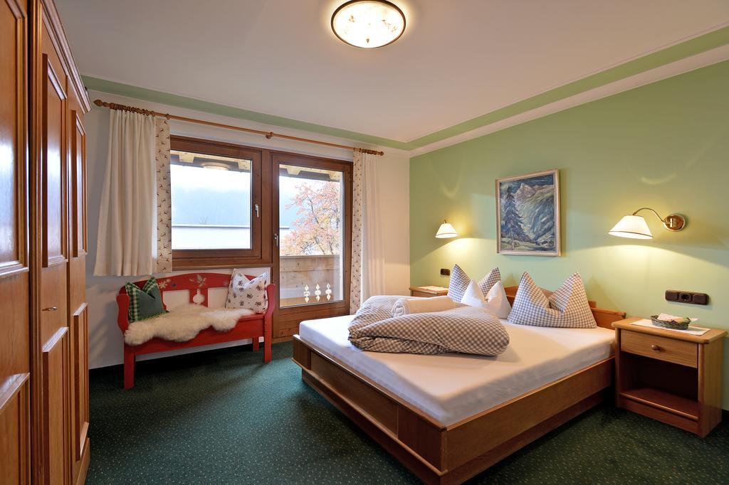 Ferienwohnung Landhaus Kumbichl Mayrhofen Zimmer foto